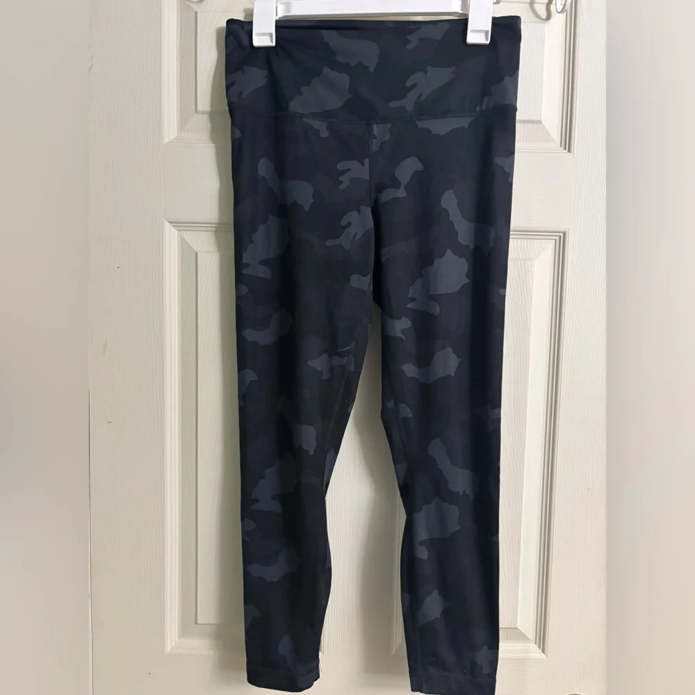 Yogalicious Lux 7/8” Dark Camo Ankle Leggings